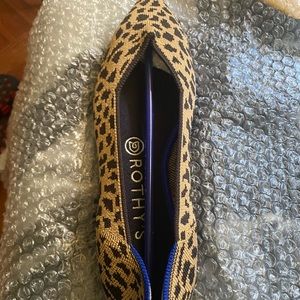 Rothy’s LEFT shoe… Authentic!